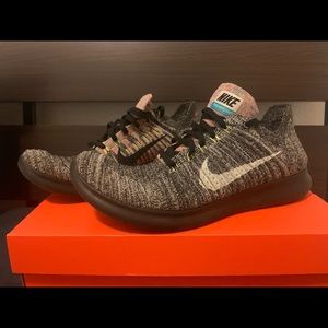 Nike Free RN Flyknit